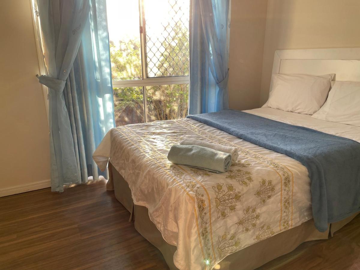 Guest house Theme Parks Amituofo Homestay Gold Coast