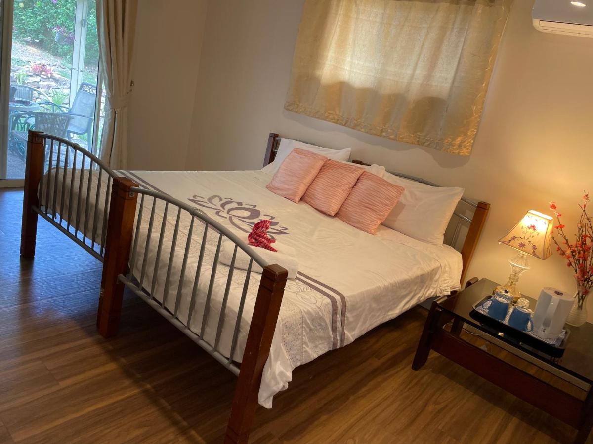 Theme Parks Amituofo Homestay